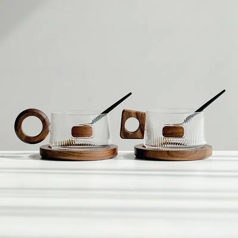 Set de 2 Vasos de Café de Cristal con Posavasos de Madera