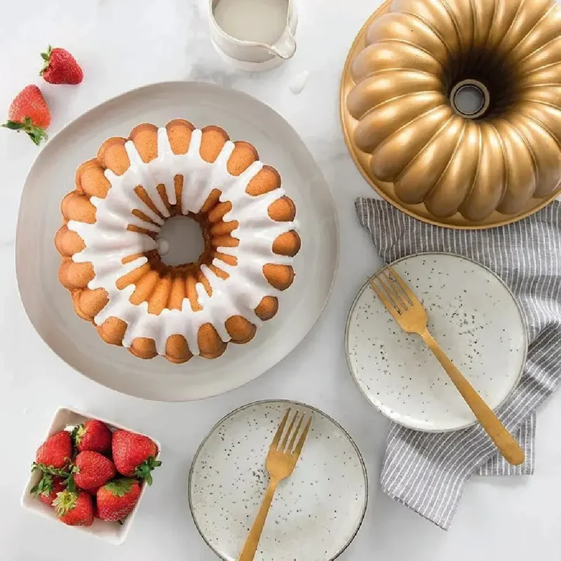 Elegant Party Bundt Pan Nordic Ware